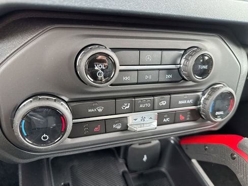 New 2026 Ford Bronco Heritage Edition AWD/4WD image 17