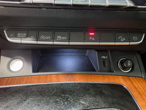 Used 2023 Audi Q5 2.0T Premium w/ Convenience Package image 16