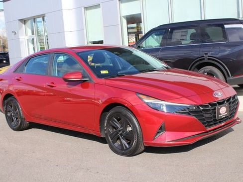 Used 2023 Hyundai Elantra SEL FWD image 1