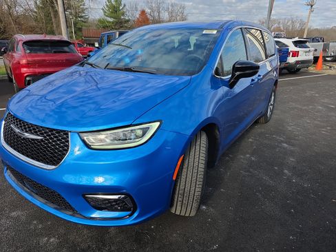 New 2026 Chrysler Pacifica Select image 21