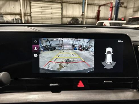 Certified 2024 Kia Sportage EX w/ EX Premium Package image 26