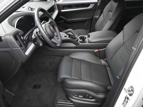New 2025 Porsche Cayenne S AWD/4WD image 6