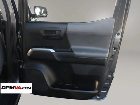 Used 2021 Toyota Tacoma SR5 AWD/4WD image 20