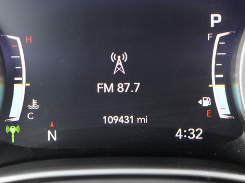 Used 2018 Chrysler Pacifica Touring-L Plus w/ S Appearance Package FWD image 22