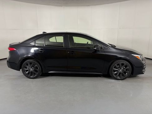 Used 2024 Toyota Corolla SE w/ SE Premium Package FWD image 9