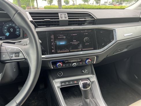 Certified 2023 Audi Q3 2.0T Premium w/ Convenience Package AWD/4WD image 32