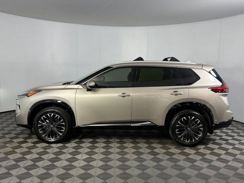 Used 2025 Nissan Rogue Platinum w/ Platinum Premium Package FWD image 10