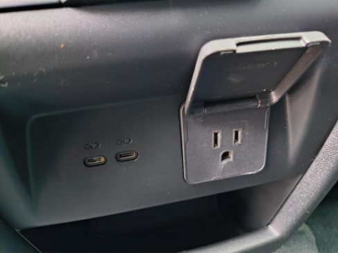 Used 2024 Chevrolet Traverse Z71 w/ Enhanced Driving Package image 27