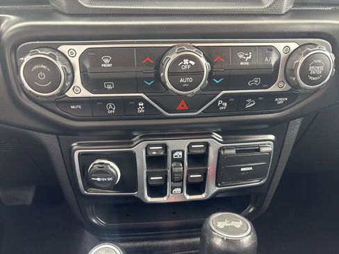 Used 2021 Jeep Wrangler Unlimited Sahara image 26