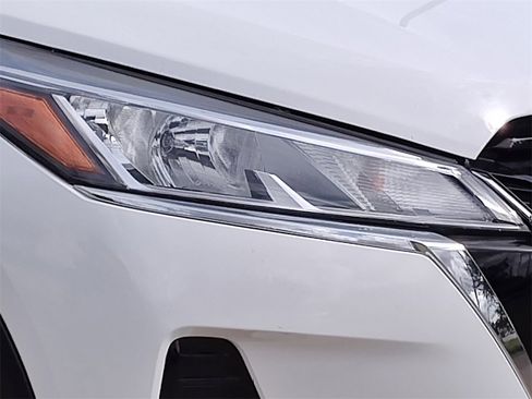 Used 2023 Nissan Kicks SV image 15