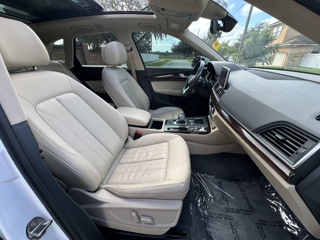 Used 2020 Audi Q5 2.0T Premium Plus w/ Premium Plus Package AWD/4WD image 12
