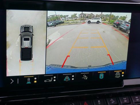 Used 2022 Chevrolet Silverado 1500 ZR2 w/ Technology Package image 20