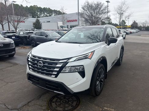 New 2026 Nissan Rogue Platinum w/ Tech Package image 3