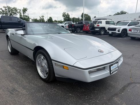 Used 1988 Chevrolet Corvette Convertible RWD image 10