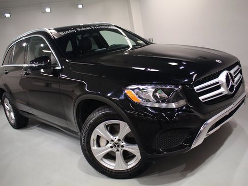 Used 2018 Mercedes-Benz GLC 300 4MATIC image 8