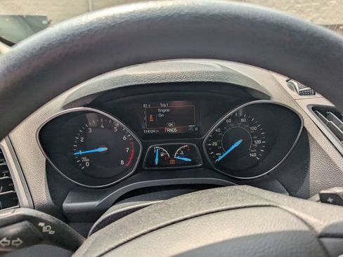Used 2017 Ford Escape SE w/ Equipment Group 201A FWD image 18