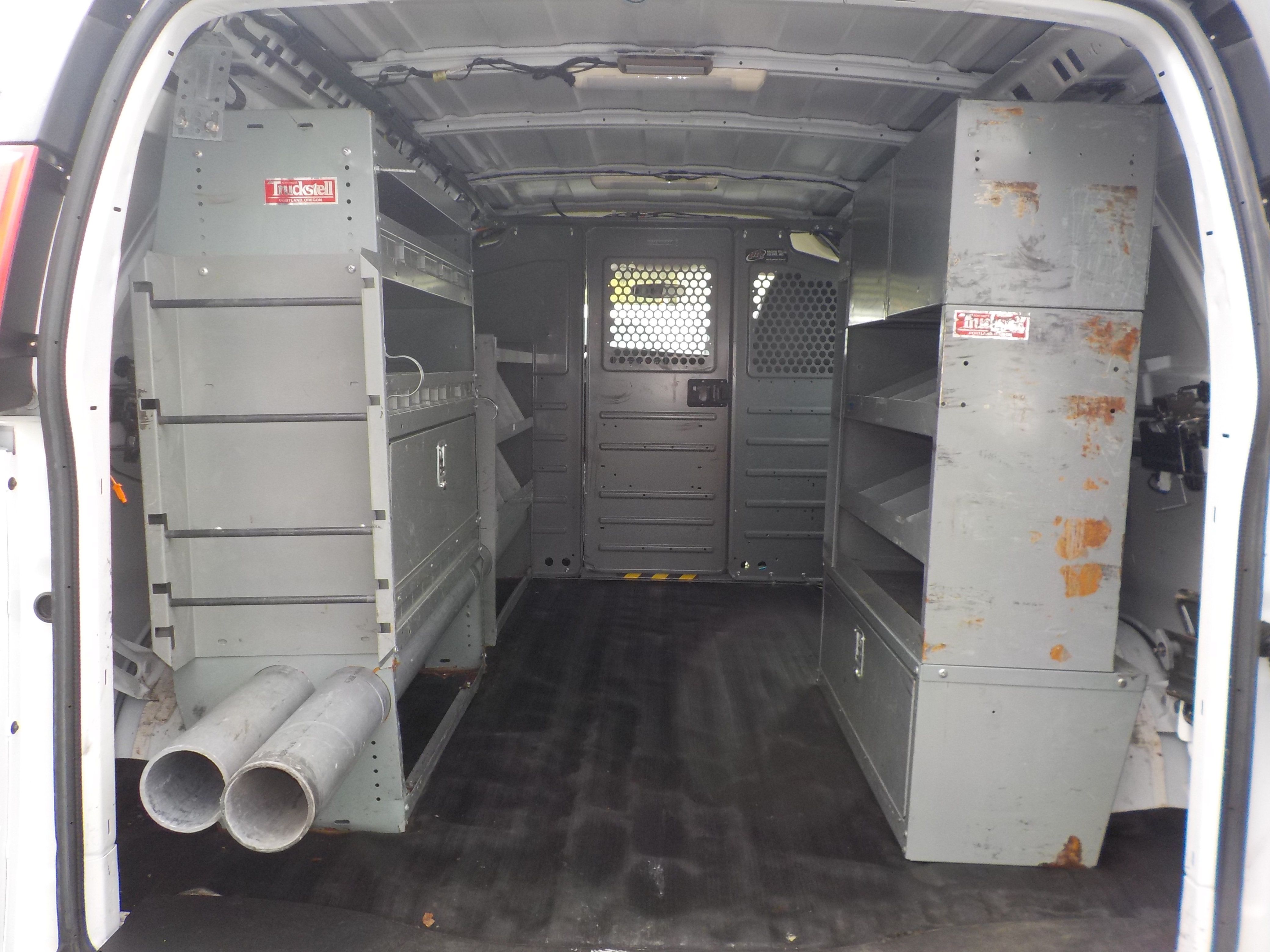 Used 2014 Chevrolet Express 2500 w/ Express Access Plus Package RWD image 13