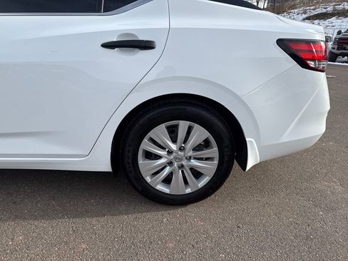 Used 2024 Nissan Sentra S image 31