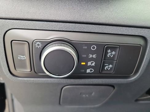 Used 2025 Ford Mustang Convertible RWD image 19