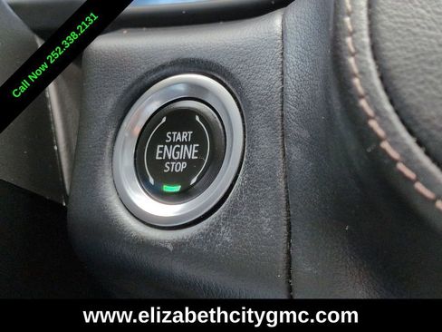 Used 2023 Chevrolet Suburban High Country image 36