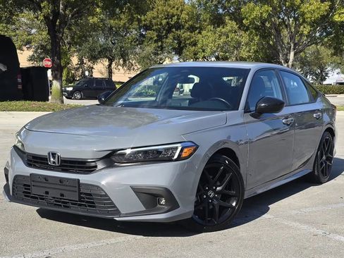 Used 2025 Honda Civic Sport image 5