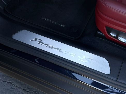 Used 2018 Porsche Panamera 4S image 24