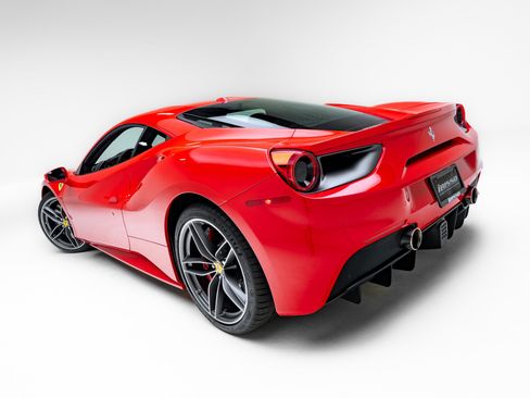 Used 2018 Ferrari 488 GTB image 58