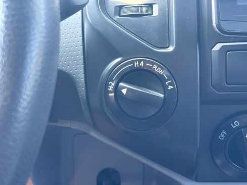 Used 2012 Toyota Tacoma 4x4 Regular Cab image 14