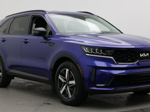 Used 2022 Kia Sorento S FWD image 3