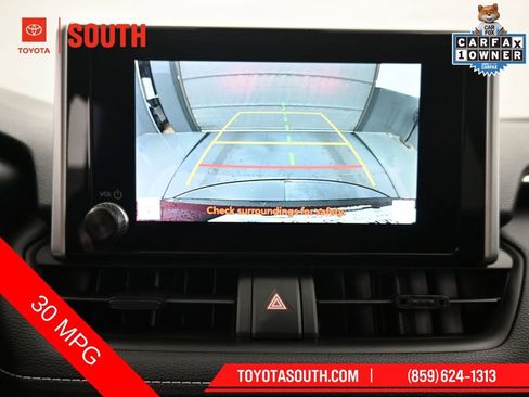 Used 2025 Toyota RAV4 XLE AWD/4WD image 17