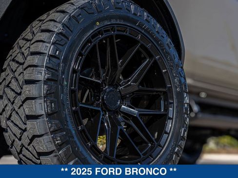 New 2025 Ford Bronco Badlands image 29