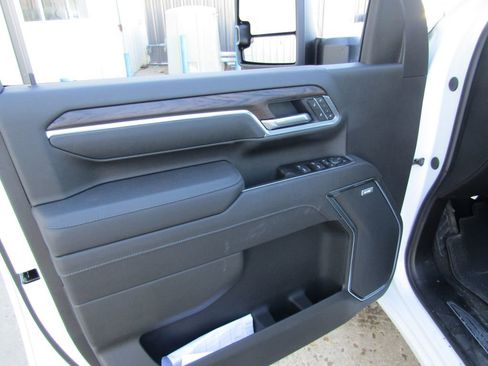 New 2026 GMC Sierra 3500 SLT w/ SLT Convenience Package image 27