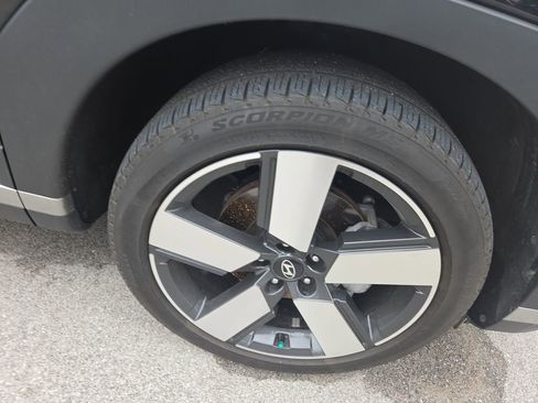 Certified 2025 Hyundai Santa Fe Limited FWD image 2