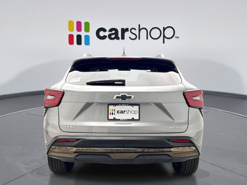 Used 2024 Chevrolet Trax ACTIV w/ Sunroof Package FWD image 4