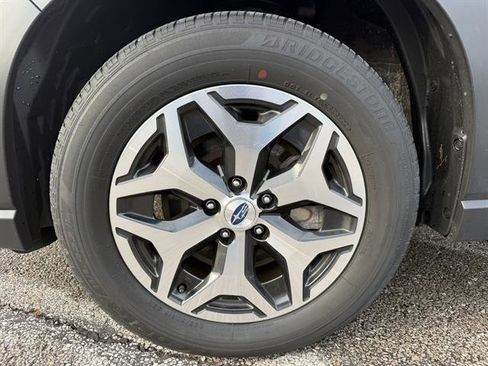 Used 2023 Subaru Forester Premium image 6