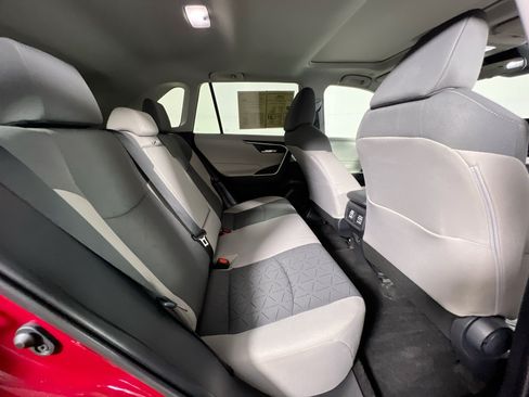 Used 2025 Toyota RAV4 XLE w/ Convenience Package FWD image 33