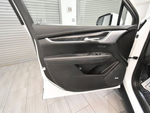 Used 2024 Cadillac XT5 Premium Luxury FWD image 13