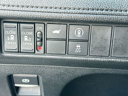 Used 2024 Honda Odyssey Sport image 11
