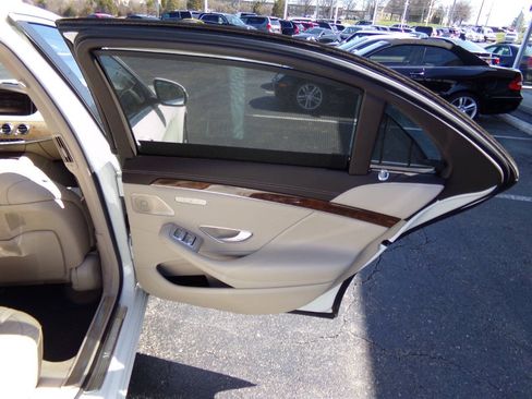 Used 2014 Mercedes-Benz S 550 Sedan image 26