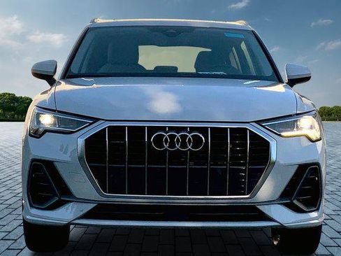 Certified 2024 Audi Q3 2.0T Premium w/ Convenience Package AWD/4WD image 3