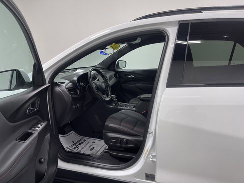 Used 2022 Chevrolet Equinox RS w/ LPO, Floor Liner Package image 9