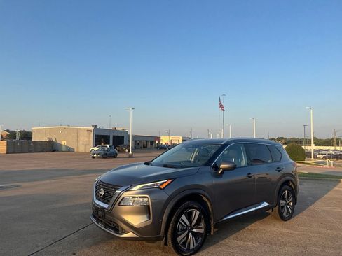Certified 2023 Nissan Rogue SL w/ SL Premium Package AWD/4WD image 6