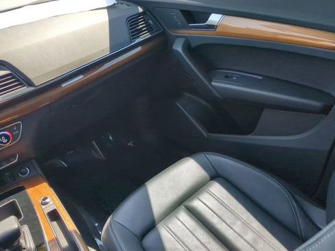Used 2023 Audi Q5 2.0T Premium w/ Convenience Package image 15