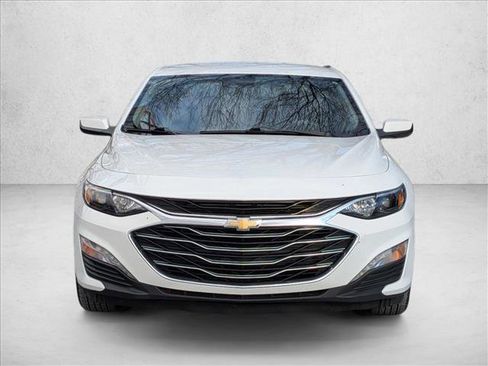 Used 2023 Chevrolet Malibu LT image 2