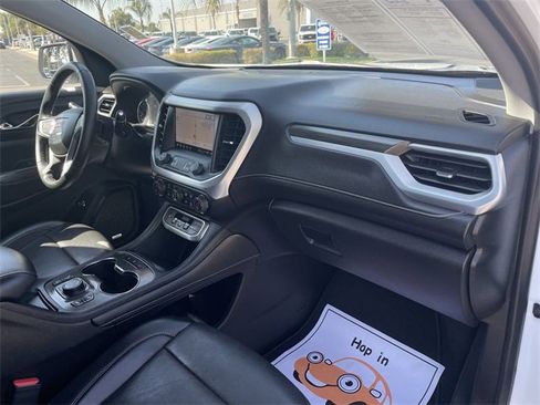 Used 2023 GMC Acadia SLT image 29