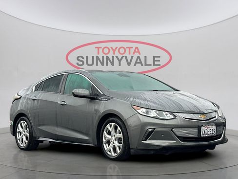 Used 2017 Chevrolet Volt Premier w/ Driver Confidence II Package image 10