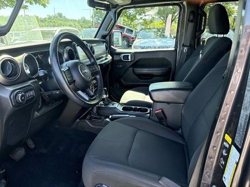 Used 2022 Jeep Wrangler Unlimited Sport AWD/4WD image 19