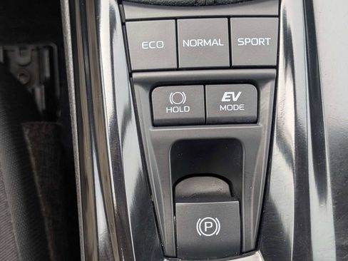 Used 2025 Toyota Camry LE FWD image 20