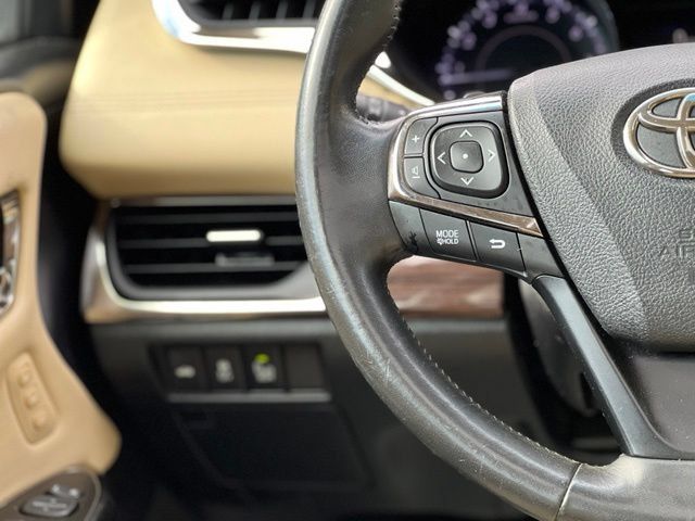 Used 2013 Toyota Avalon Limited FWD image 31