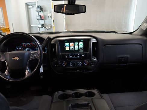Used 2018 Chevrolet Silverado 1500 LT w/ LPO, Black Pack AWD/4WD image 9
